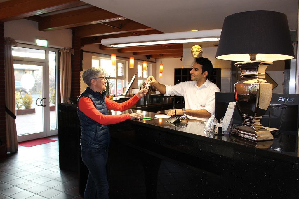 Hotel Alexander Koln เฟรเชน ภายนอก รูปภาพ