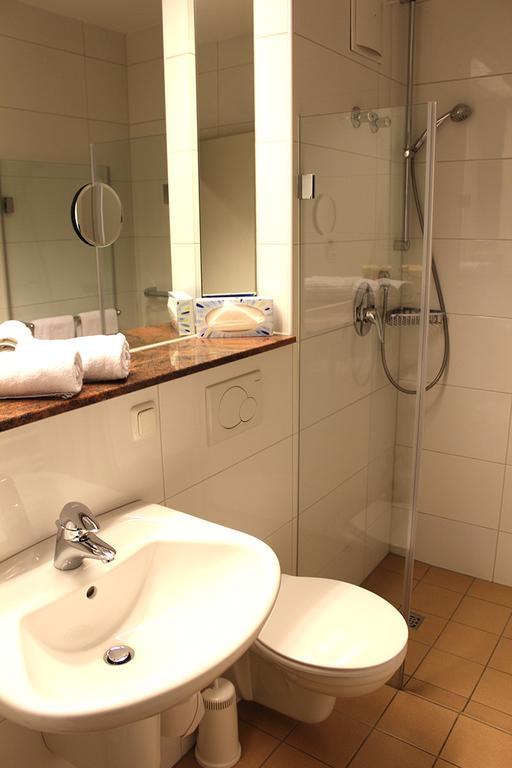 Hotel Alexander Koln เฟรเชน ภายนอก รูปภาพ